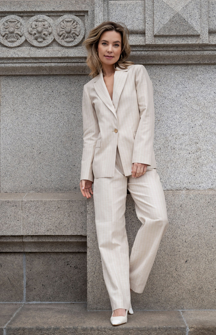 Blazer in Creme Pin Pinstripe